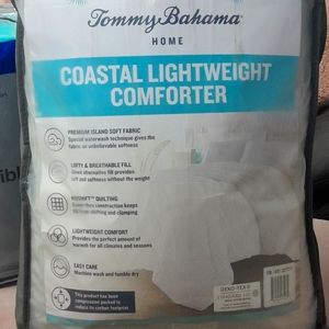 Tommy Bahama Costal lightweight Comforter